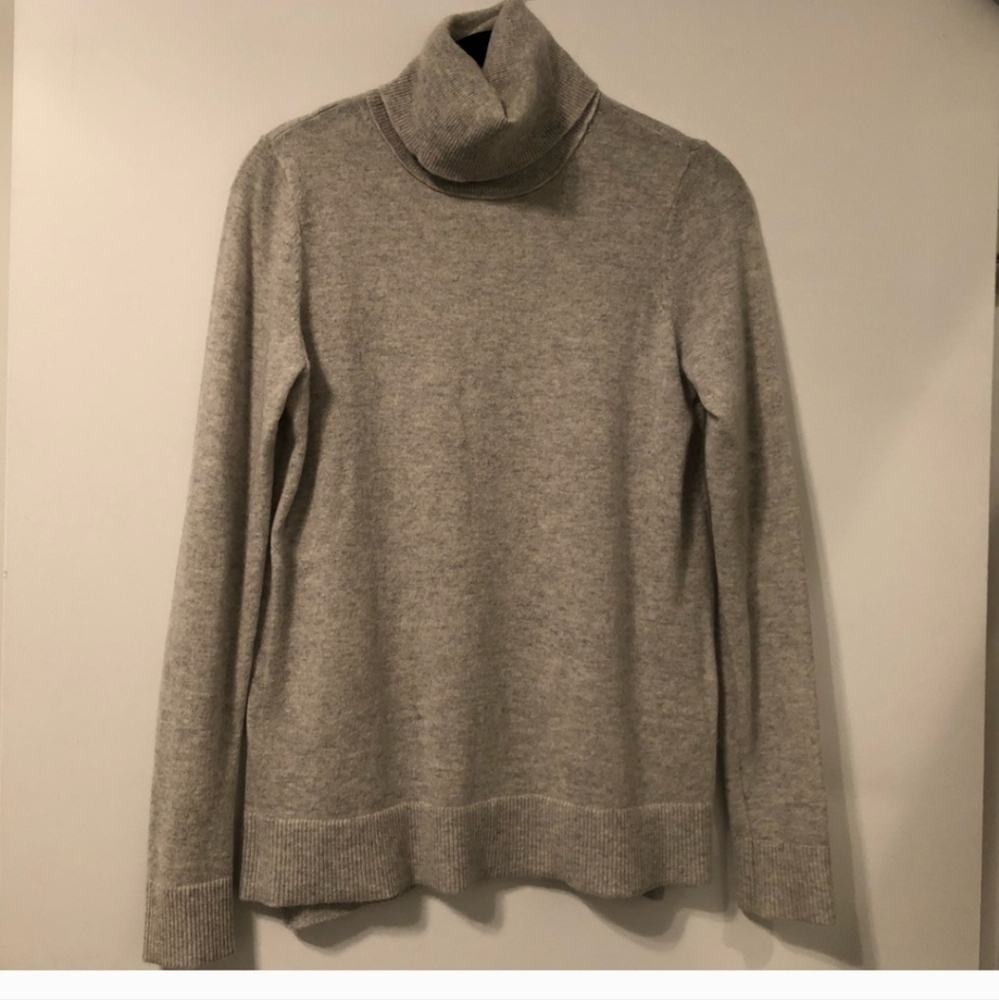 Vince Cashmere 100% Turtleneck